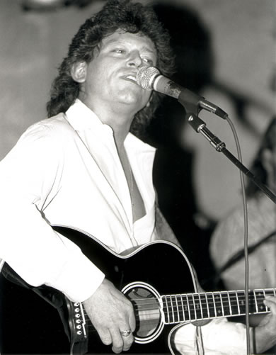 Johnny Rodriguez - photo courtesy Clay Shorkey