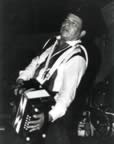 Mingo Saldivar - photo courtesy Clay Shorkey (32kb)